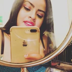 Meet your Posher, Gabriela